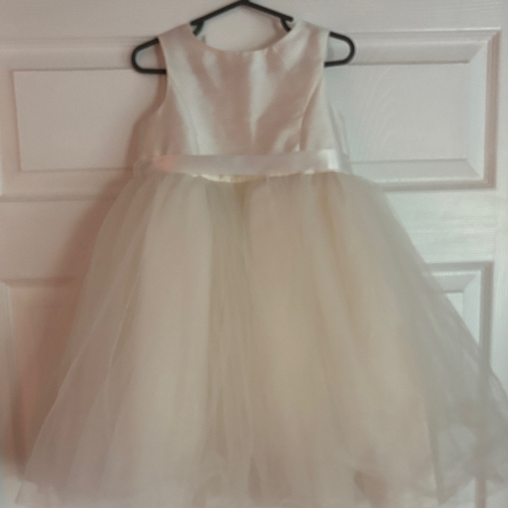 David’s Bridal Flower Girl Dress Ivory Size 4T